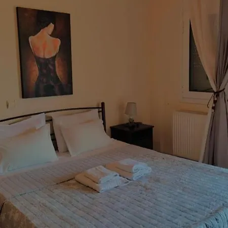 Guesthouse Adonis Loutraki  Exterior photo